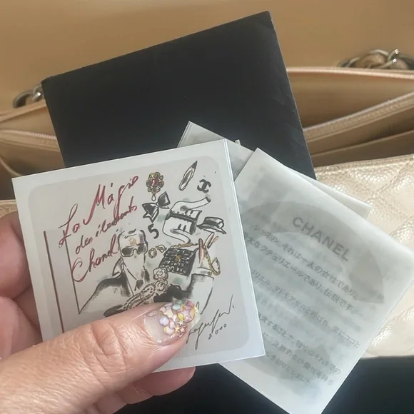 Chanel Beige Quilted Caviar Leather Bag - Picture 5 of 6